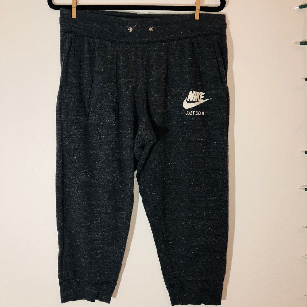 Nike Cropped Sweats